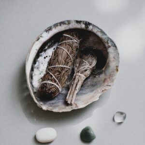 11 min. Namų erdvės energetinis valymas